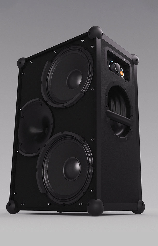 Unmistakable sound - SOUNDBOKS 4 without a grille displaying the high quality woofers